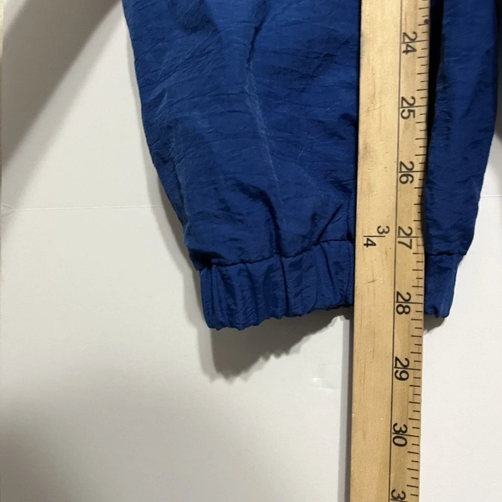 Vintage Reebok UCLA Bruins Nylon Full Zip Windbreaker Jacket unisex MEDIUM Blue